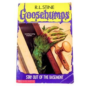 Goosebumps Stay Out of the Basement R.L. Stine 1992 First Scholastic Printing